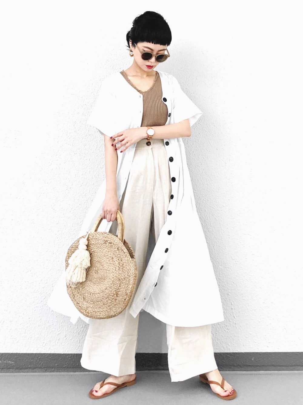 「夏コーデ、シンプルコーデ、リネン、シャツワンピ、ワンピース、ワイドパンツ、ゆるコーデ、ZARA、韓国ブランド、淡色コーデ」｜「ANNAHLのアイテム（サングラス、ブラウン系）」を使った、Aiさん（レディース・163cm）の夏コーディネートの1枚目の写真
