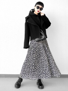 レオパード柄プリーツスカートを使った人気ファッションコーディネート 