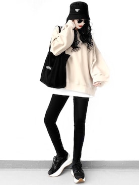 「PRADA（プラダ）のアイテム（帽子）」を使った、Aiさん（レディース・163cm）の秋コーディネート