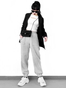 「chanel」｜「アイテム（スウェットパンツ）」を使った、Aiさん（レディース・163cm）の冬コーディネート