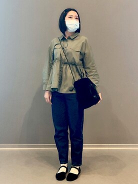 黃庭 Rika is wearing Samansa Mos2 "リネン混デニムテーパードパンツ"
