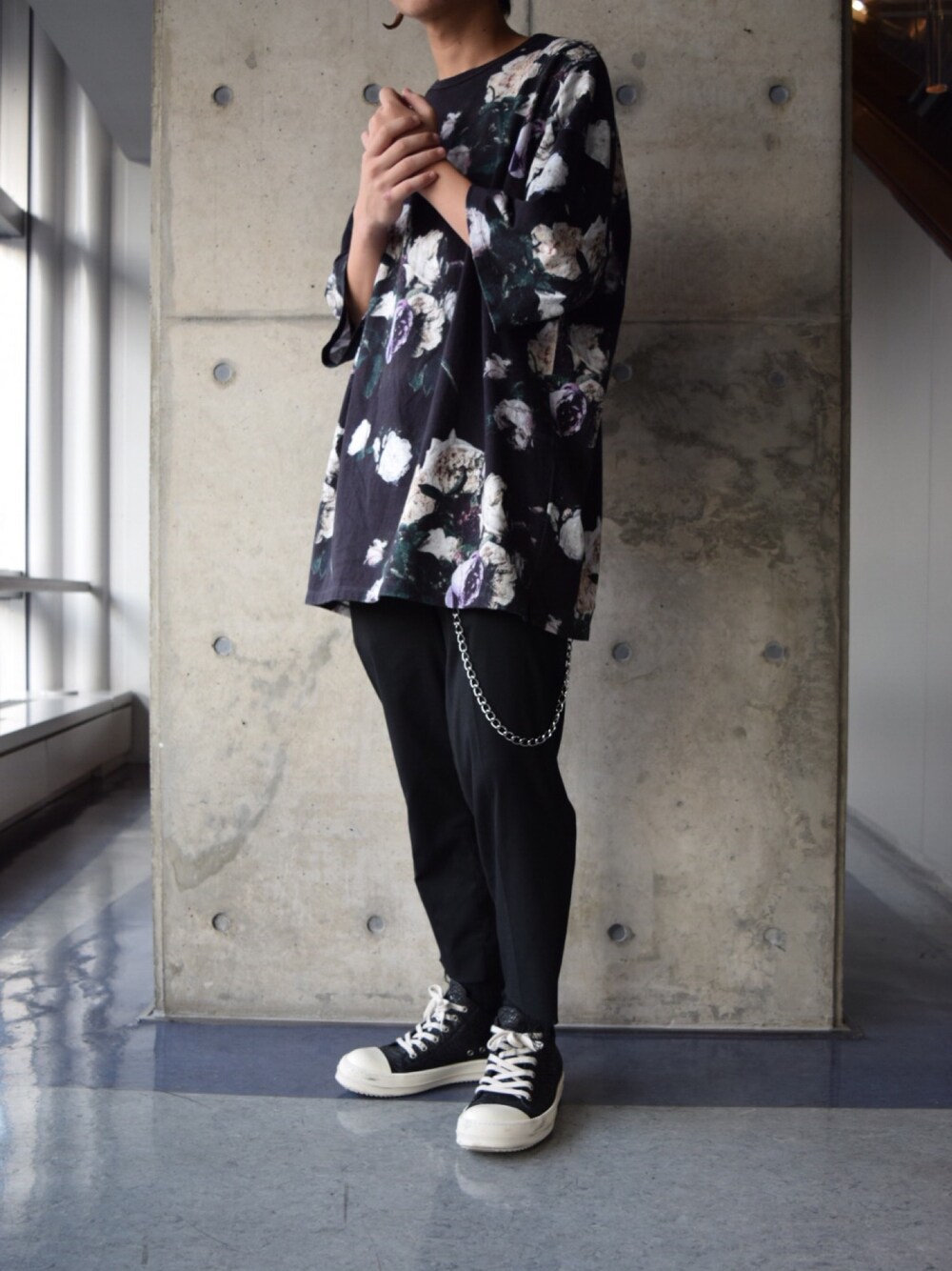 「休日スタイル、LAD MUSICIAN、RICK OWENS」｜「LAD MUSICIANのアイテム（Tシャツ/カットソー、その他）」を使った、_さん（メンズ・170cm）の夏コーディネートの1枚目の写真