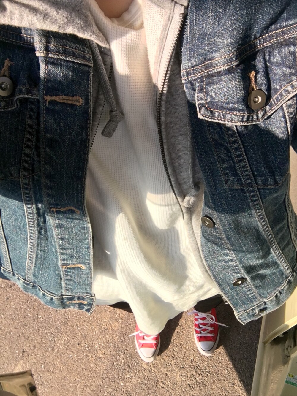 「ボーイッシュ」｜「WEGOのアイテム（Tシャツ/カットソー、ホワイト系）」を使った、うりさん（レディース・170cm）の春コーディネートの1枚目の写真