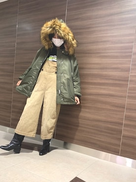 「DIESEL（ディーゼル）のアイテム（サロペット/オーバーオール）」を使った、にんさん（レディース・165cm）の秋コーディネート