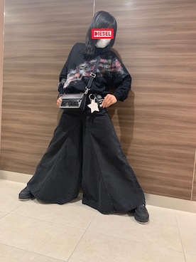 「DIESEL（ディーゼル）のアイテム（キーホルダー）」を使った、にんさん（レディース・165cm）の秋コーディネート