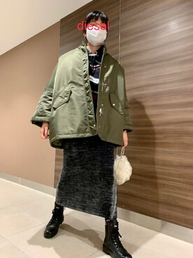 「ディーゼル」｜「アイテム（ナイロンジャケット）」を使った、にんさん（レディース・165cm）の冬コーディネート