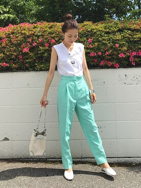 「MODE ROBE（モードローブ）のタックカラーパンツ（その他パンツ）」を使った、yurieさん（レディース・156cm）の夏コーディネート