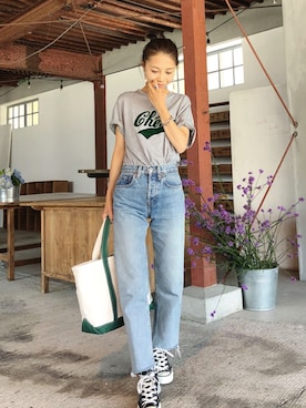 「N°21（ヌメロ ヴェントゥーノ）のアイテム（トップス）」を使った、yurieさん（レディース・156cm）の夏コーディネート