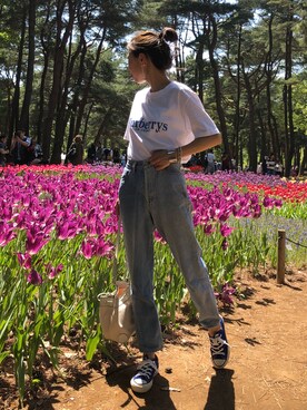 「アイテム（スニーカー、ブルー系）」を使った、yurieさん（レディース・156cm）の春コーディネート