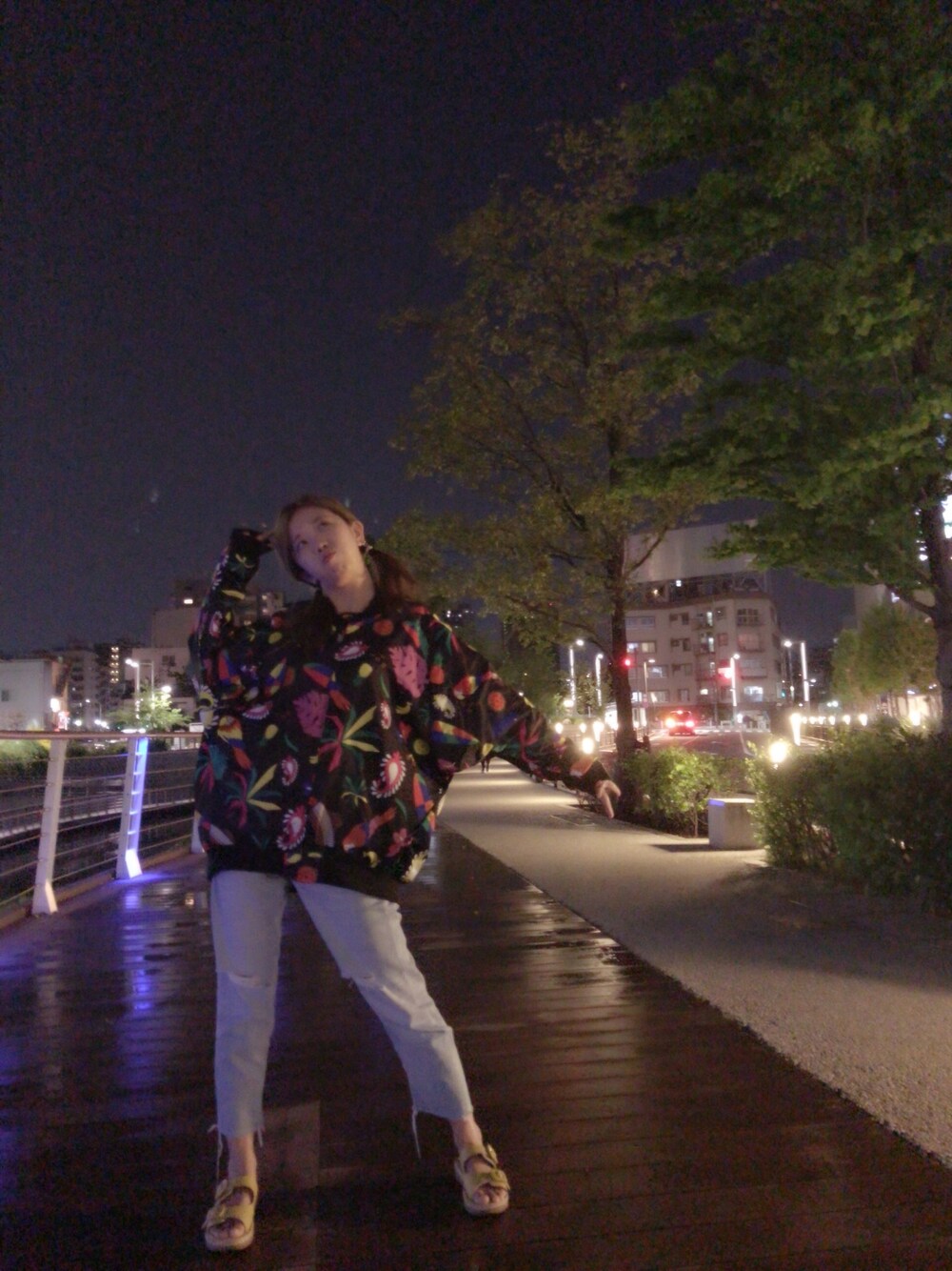 「夜遊び、春コーデ」｜「Rodeo Crownsのアイテム（ピーコート、その他）」を使った、尹唯為さん（レディース・162cm）の春コーディネートの1枚目の写真