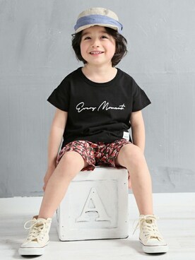 「花柄パンツ」｜「アイテム（キャップ）」を使った、petit　main・b-roomさん（キッズ・108cm）の春コーディネート