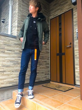 「カーキアウター」｜「アイテム（マウンテンパーカー）」を使った、kyoさん（メンズ・178cm）の冬コーディネート