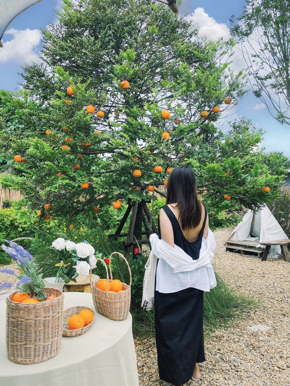 「シンプル、summer、onepiece、UNIQLO、カジュアル、black、休日スタイル」｜「no brandのアイテム（ワンピース、ブラック系）」を使った、Cocoさん（レディース・165cm）の秋コーディネートの1枚目の写真