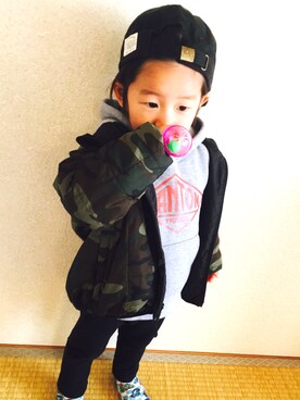 「STUSSY（ステューシー）のアイテム（ナイロンジャケット）」を使った、AOIさん（キッズ・80cm）の冬コーディネート