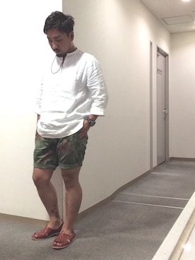 「CHAMULA（チャムラ）のアイテム（サンダル）」を使った、よんさん（メンズ・166cm）の夏コーディネート
