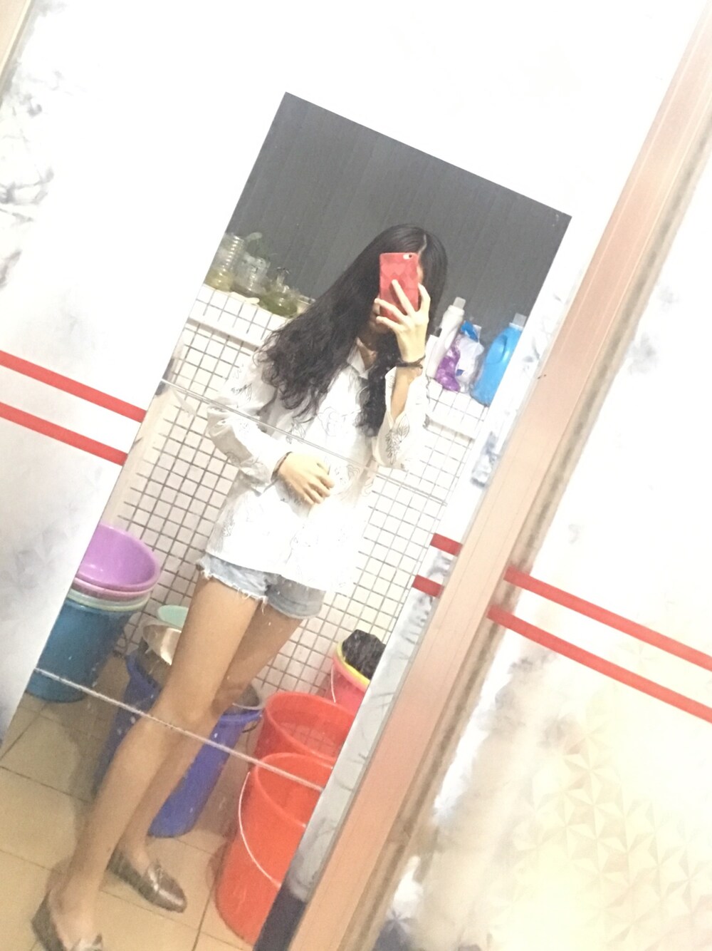 「ATTACHMENTのアイテム（シャツ/ブラウス、ホワイト系）」を使った、虾仁3さん（レディース・165cm）の春コーディネートの1枚目の写真
