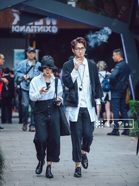 「Yohji Yamamoto（ヨウジヤマモト）のアイテム（サロペット/オーバーオール）」を使った、缝人金さん（レディース・160cm）の秋コーディネート