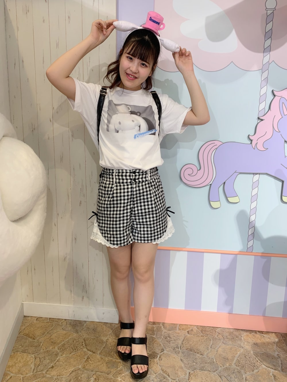「サンリオ、サンリオピューロランド、ピューロランド、シナモン、シナモロール、黒、夏、Tシャツ、夏コーデ、Honey Cinnamon」｜「サンリオピューロランド限定のアイテム（Tシャツ/カットソー、ホワイト系）」を使った、みおちゅんさん（レディース・163cm）の夏コーディネートの1枚目の写真
