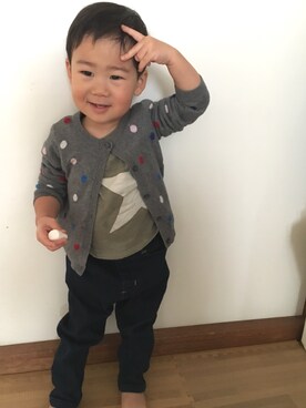 「Moujonjon（ムージョンジョン）のアイテム（デニムパンツ）」を使った、SOUさん（キッズ・80cm）の冬コーディネート