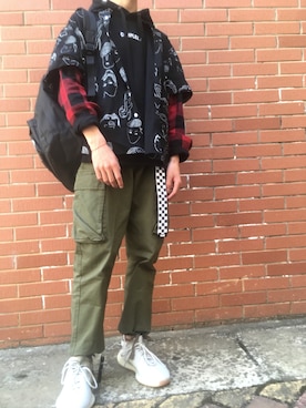「DC（ディーシー）のアイテム（バッグ）」を使った、霸霸秦さん（メンズ・172cm）の春コーディネート