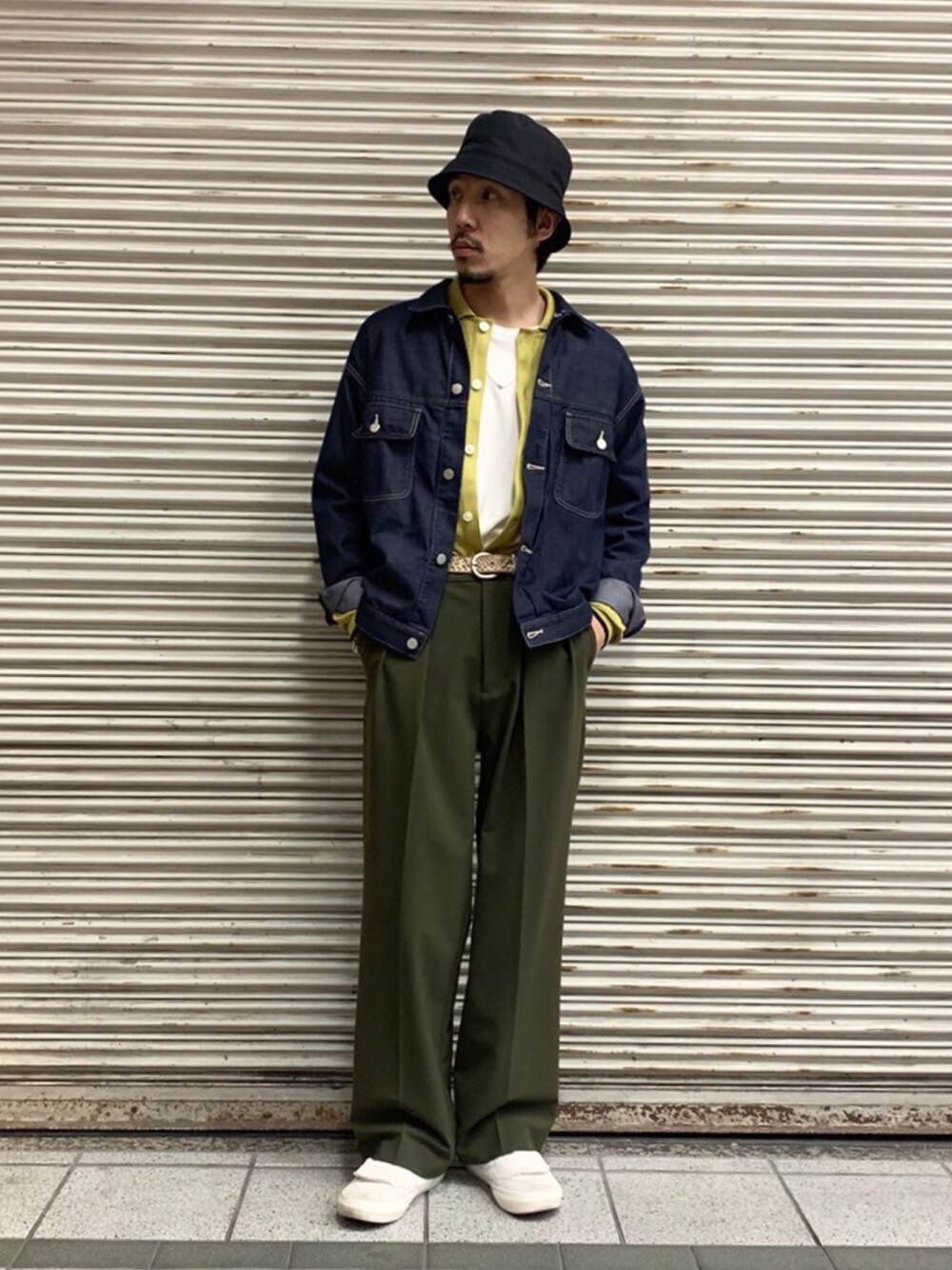 「大人カジュアル、おしゃれさんと繋がりたい、きれいめカジュアル、ビッグシルエット、レイヤードスタイル、PUBLIC TOKYO、パブリックトウキョウ」｜「PUBLIC TOKYOの【2020年新作】椿　ストレッチワイドスラックス（セットアップ対応）（スラックス、グリーン系）」を使った、高山 湧士さん（メンズ・174cm）の夏コーディネートの1枚目の写真