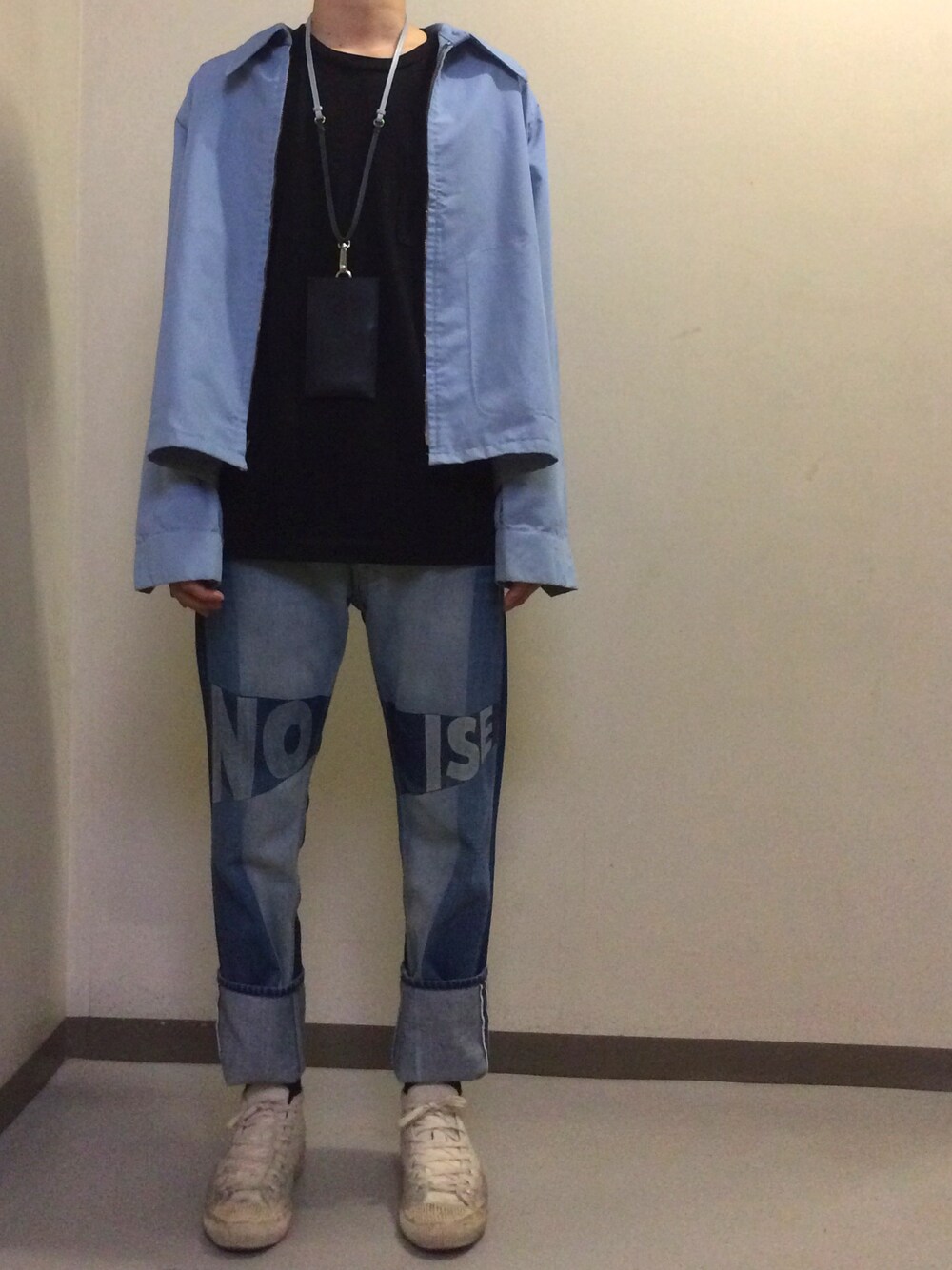 「はるコーデ、ブルー、ブルゾン、ストリート、FACETASM、MARNI、爽やかコーデ、シンプル」｜「古着のアイテム（Tシャツ/カットソー、ブラック系）」を使った、がっちさん（メンズ・173cm）の春コーディネートの1枚目の写真