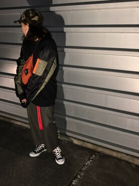 「アーミー」｜「アイテム（スラックス）」を使った、しおんさん（レディース・157cm）の冬コーディネート
