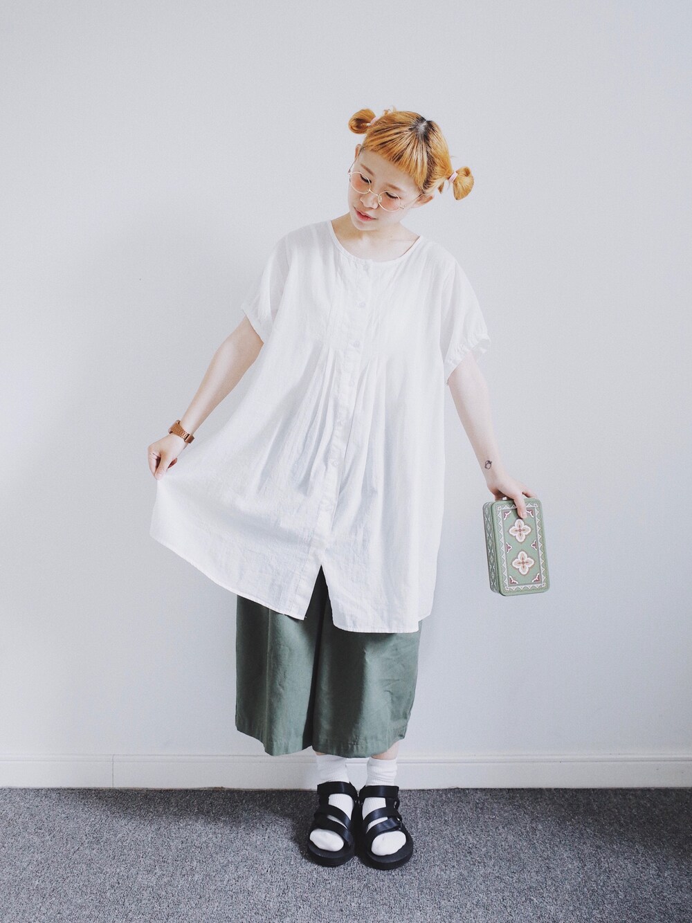 「休日スタイル、低身長、ootd、白」｜「sdokoのアイテム（ワンピース、ホワイト系）」を使った、王喜儿さん（レディース・156cm）の春コーディネートの1枚目の写真