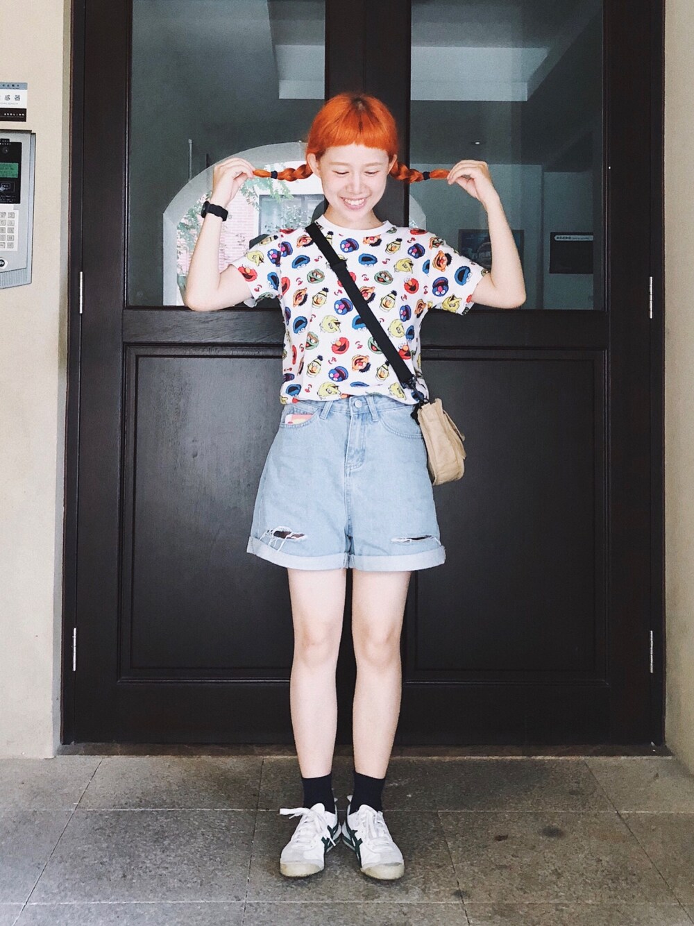 「夏コーデ、低身長、白Tシャツ」｜「UNIQLOのアイテム（Tシャツ/カットソー、ホワイト系）」を使った、王喜儿さん（レディース・156cm）の夏コーディネートの1枚目の写真