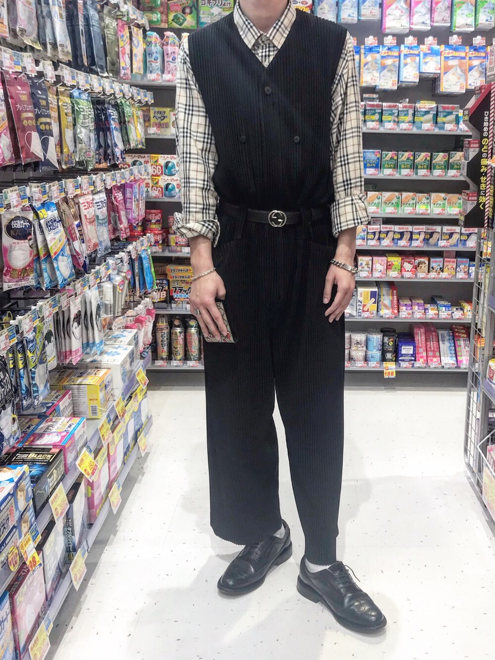 「ISSEY MIYAKE、GUCCI、Maison Martin Margiela、Maison Margiela」｜「ISSEY MIYAKEのアイテム（つなぎ/オールインワン、ブラック系）」を使った、 つさん（メンズ・176cm）の冬コーディネートの1枚目の写真