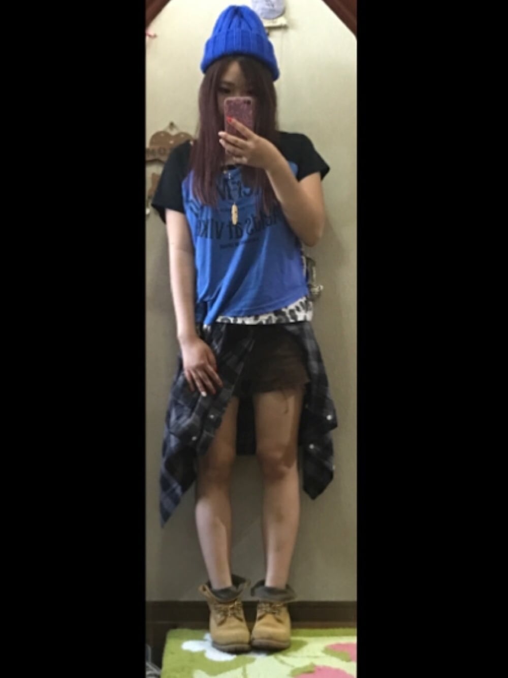 「男の子、カジュアル、秋、楽チン、青」｜「INGNIのアイテム（デニムパンツ、ブラウン系）」を使った、アラレさん（レディース・154cm）の秋コーディネートの1枚目の写真