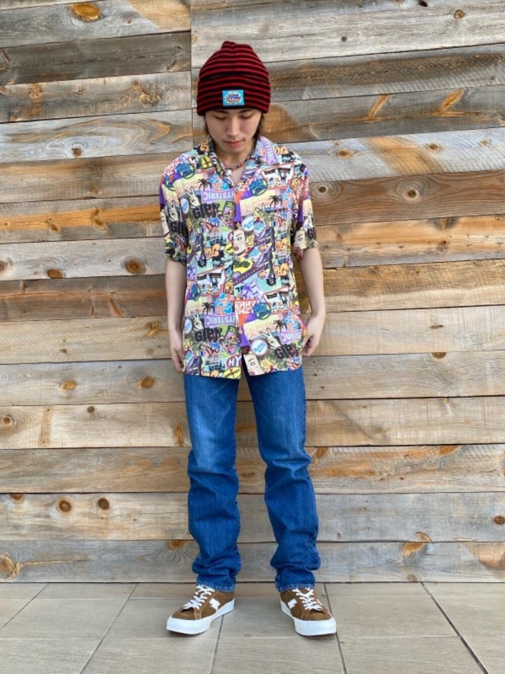 「スニーカー、ベアー、夏コーデ、半袖シャツ、ヒステリックグラマー、ストリートコーデ、HYSTERICS、thee hysteric xxx、でにむ、HYSTERIC GLAMOUR」｜「HYSTERIC GLAMOURのSUMMER OF 70S柄 オープンカラーシャツ（シャツ/ブラウス、その他）」を使った、YUDAIさん（メンズ・168cm）の春コーディネートの1枚目の写真