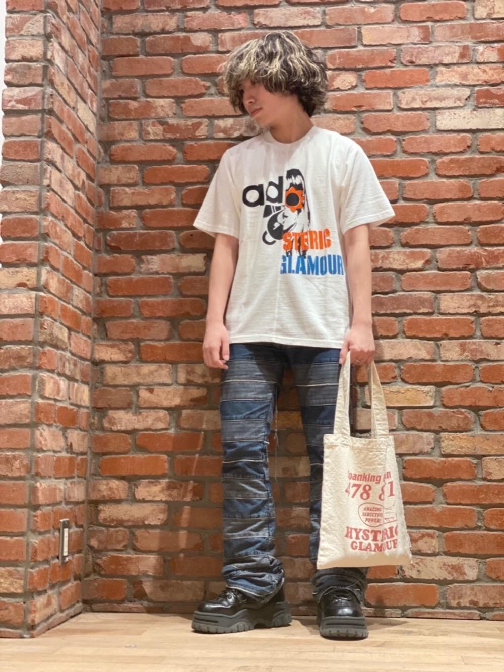 「フレアパンツ、シンプルコーデ、ベアー、夏コーデ、ラフコーデ、ヒステリックグラマー、HYSTERICS、thee hysteric xxx、でにむ、HYSTERIC GLAMOUR」｜「HYSTERIC GLAMOURのUSED加工デニム スクラッチフレアパンツ（デニムパンツ、ブルー系）」を使った、YUDAIさん（メンズ・168cm）の夏コーディネートの1枚目の写真