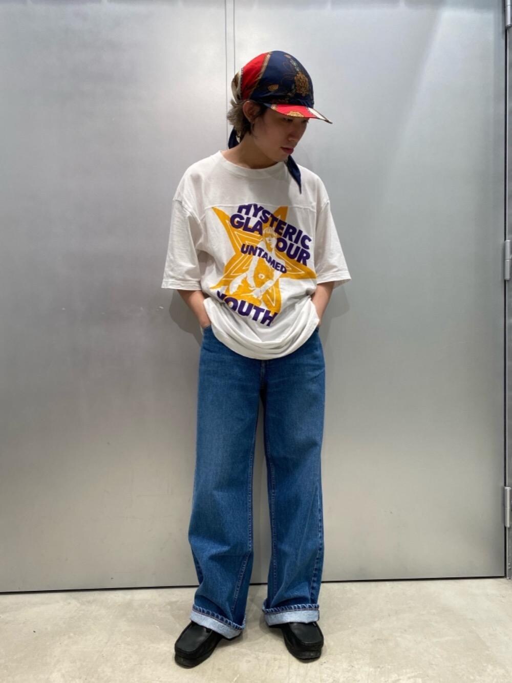 「ビッグシルエット、ヒステリックグラマー、ストリートコーデ、HYSTERICS、thee hysteric xxx、でにむ、hysteric glamour、夏コーデ、Ｔシャツ」｜「HYSTERIC GLAMOURのUNTAMED YOUTH DIARY オーバーサイズTシャツ（Tシャツ/カットソー、ホワイト系）」を使った、YUDAIさん（メンズ・168cm）の夏コーディネートの1枚目の写真