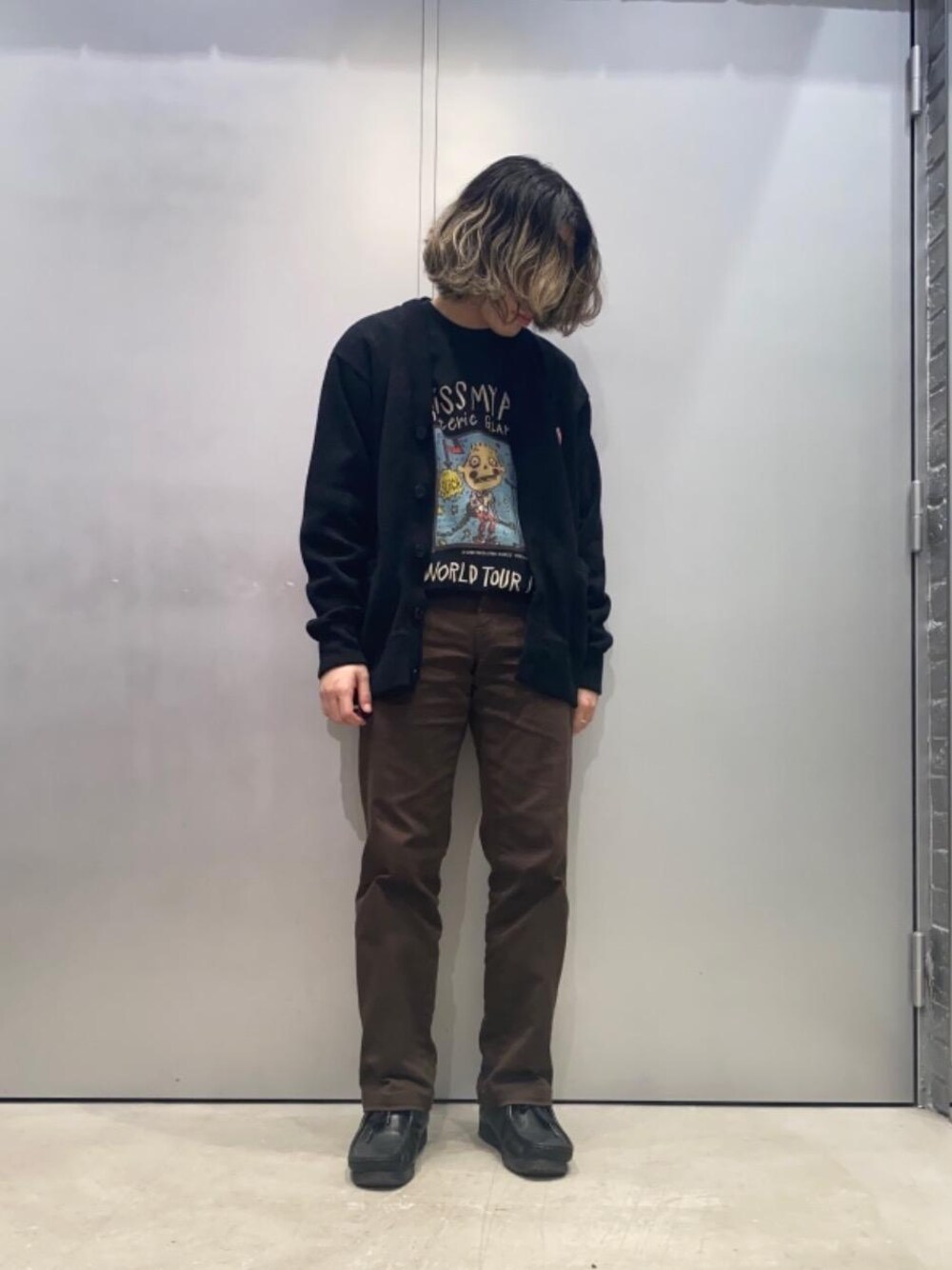 「カーディガン、冬コーデ、カジュアルコーデ、ヒステリックグラマー、HYSTERICS、thee hysteric xxx、グランジコーデ、ロンt、hysteric glamour、秋🍁コーデ」｜「HYSTERIC GLAMOURのSKULLワッペン カーディガン（カーディガン/ボレロ、ブラック系）」を使った、YUDAIさん（メンズ・168cm）の秋コーディネートの1枚目の写真
