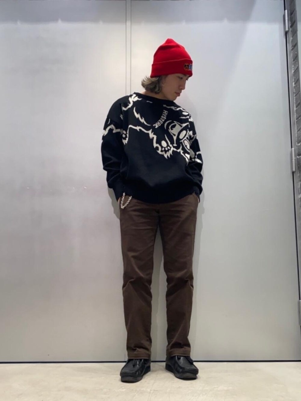 「冬コーデ、シンプルコーデ、ベアー、ヒステリックグラマー、ストリートコーデ、HYSTERICS、ニットコーデ、thee hysteric xxx、hysteric glamour、秋🍁コーデ」｜「HYSTERIC GLAMOURのWOMAN ON SKULL PICKウォレットチェーン（ウォレットチェーン、シルバー系）」を使った、YUDAIさん（メンズ・168cm）の秋コーディネートの1枚目の写真