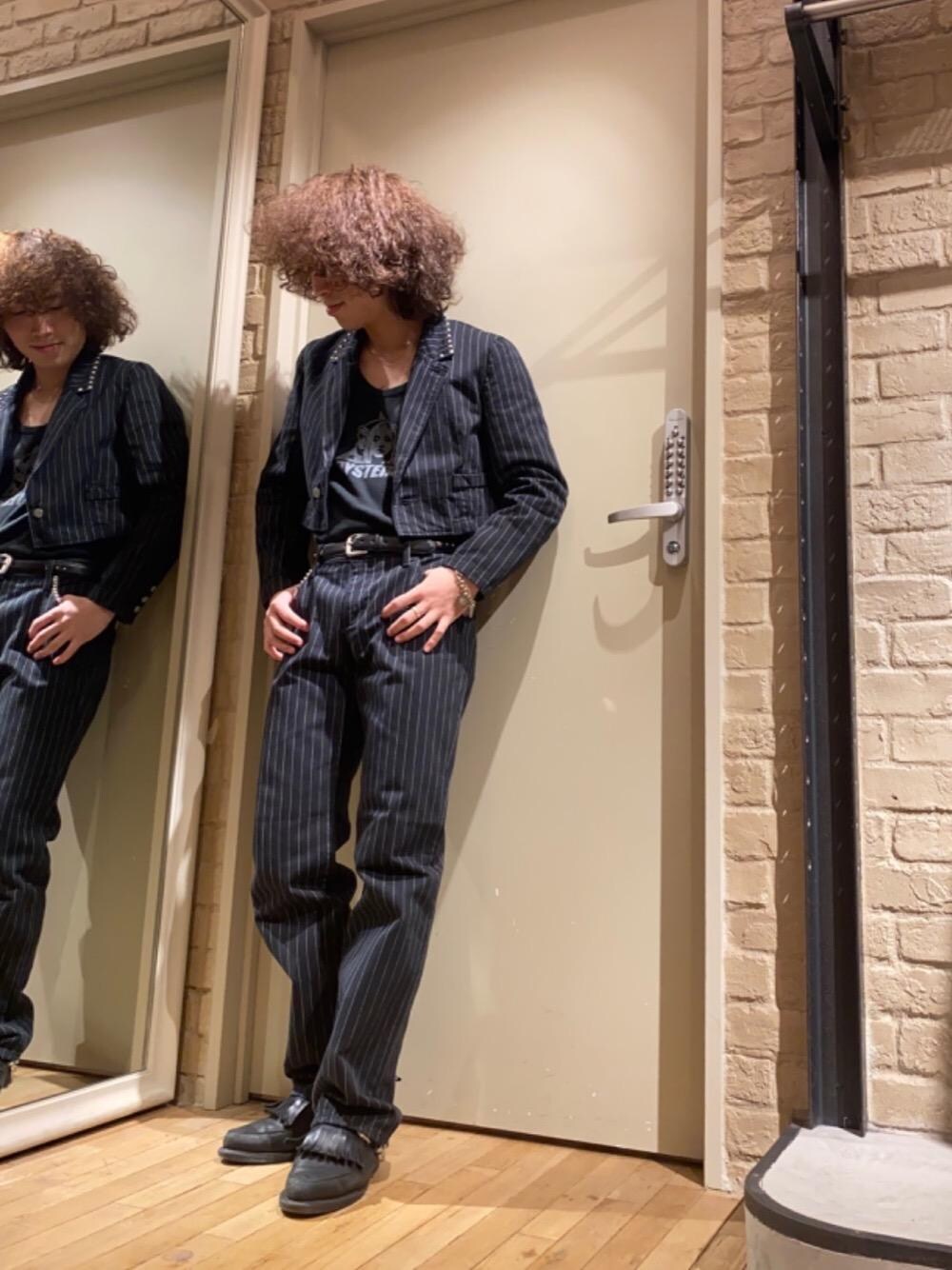 「ジャケット、セットアップ、ロック、ヒステリックグラマー、HYSTERICS、thee hysteric xxx、hysteric glamour、シンプルこーで」｜「HYSTERIC GLAMOURのSIMPLE STUDSベルト（ベルト、ブラック系）」を使った、YUDAIさん（メンズ・168cm）の冬コーディネートの1枚目の写真
