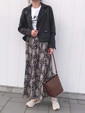 「A.P.C.（アーペーセー）のT-SHIRTS JIMMY RUE MADAME emb 19PC JPS（Tシャツ/カットソー）」を使った、あじゅさん（レディース・164cm）の春コーディネート