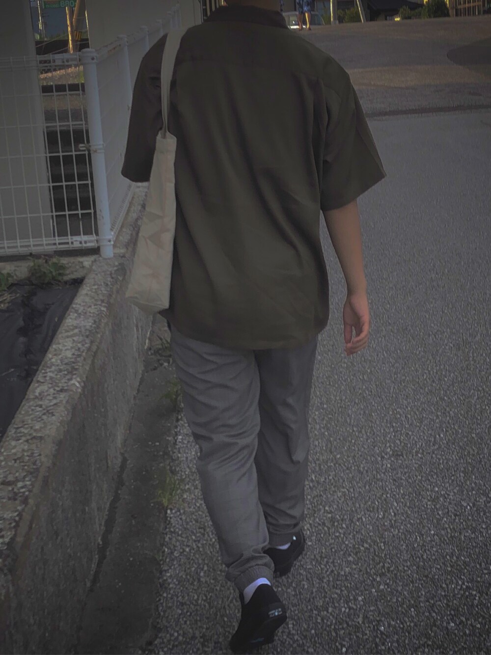 「シンプルおしゃれが好き、おしゃれさんと繋がりたい、お洒落さんとつながりたい」｜「UNIQLOのアイテム（ジャケット/アウター、その他）」を使った、龍夜さん（メンズ・168cm）の秋コーディネートの1枚目の写真