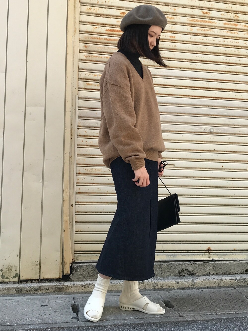 「ニット、クレプスキュール、crepuscule、デニムスカート、ベンサン、ベレー帽、タートルネック、スタッフセンバツ」｜「RACALのRACAL "wool beret" / ラカル"ウールベレー" （ベージュ）（ハンチング/ベレー帽、その他）」を使った、shoさん（レディース・156cm）の秋コーディネートの1枚目の写真