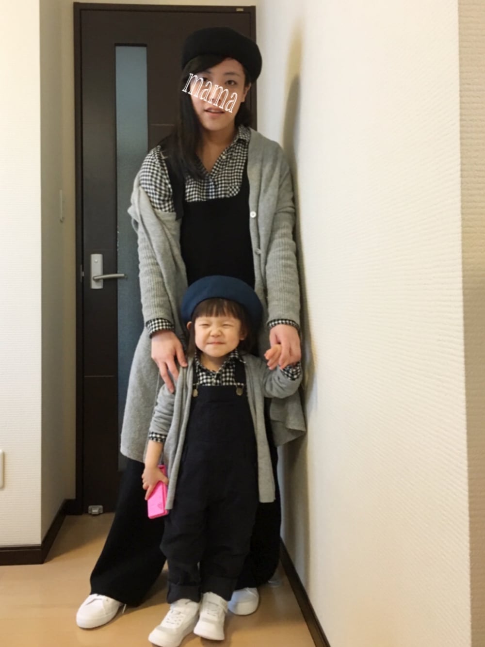 「リンクコーデ、ベレー帽、ロングカーディガン、サロペット、スニーカー、Branshes、ブランシェス、ZARA、ZARA KIDS、SUPERGA」｜「BRANSHESのベレー帽（ハンチング/ベレー帽、ブルー系）」を使った、mayuさん（キッズ・80cm）の春コーディネートの1枚目の写真