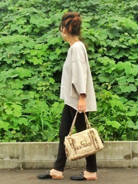 「ファーサンダル」｜「アイテム（パンプス）」を使った、AAA さん（レディース・151cm）の秋コーディネート