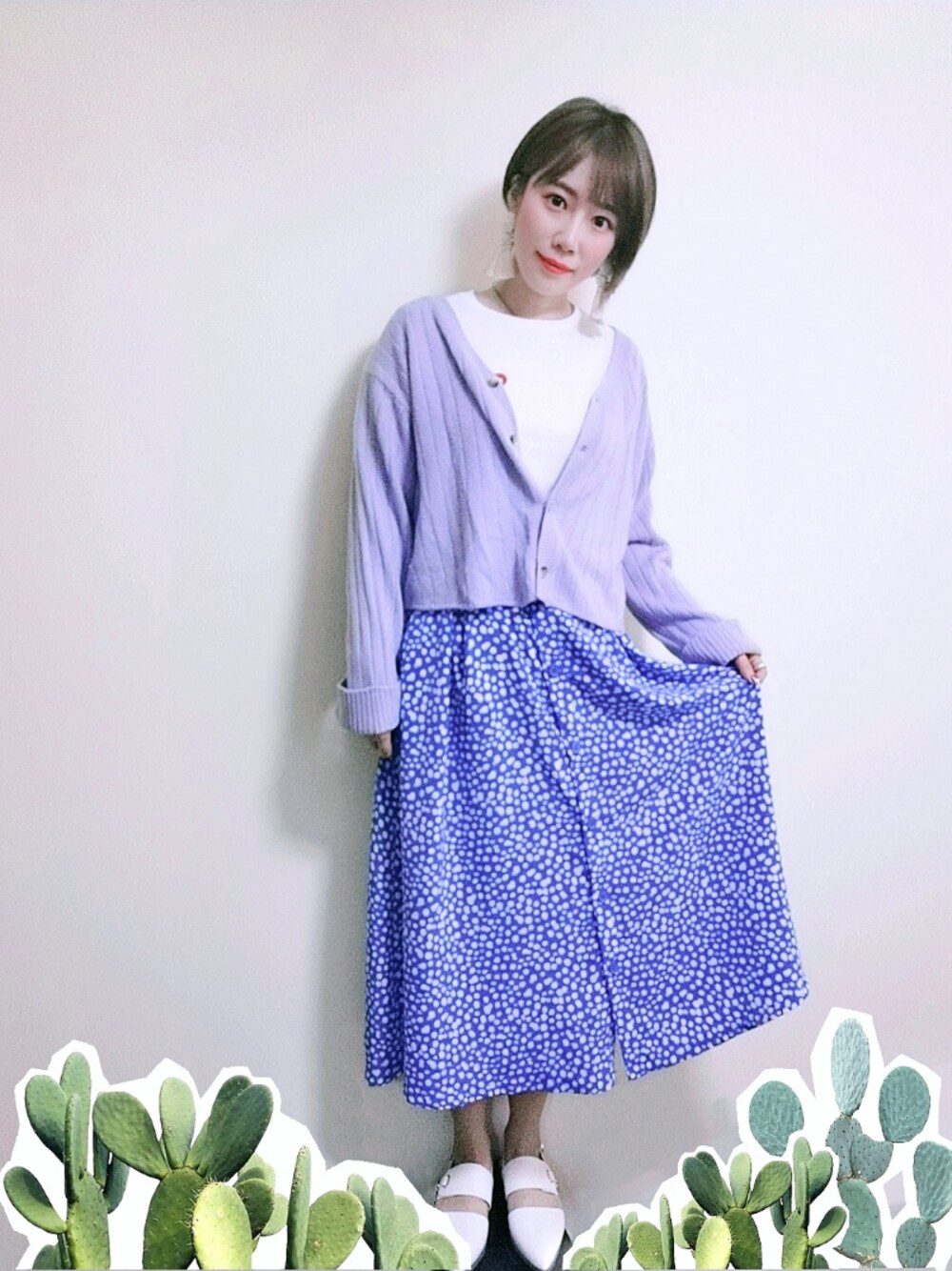 「春」｜「MONKIのアイテム（スカート、ブルー系）」を使った、小黄包圆圆さん（レディース・160cm）の冬コーディネートの1枚目の写真