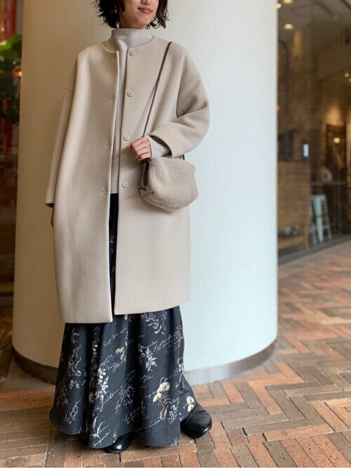 美品ビアズリー/グレンチェック 袖刺繍上質 ノーカラー ロングコート
