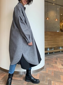 ビアズリー　新品　袖口と肩のタックでふんわりボリューム袖ウールライクシャツコート BEARDSLEY（ビアズリー）の「袖口と肩のタックでふんわりボリューム袖