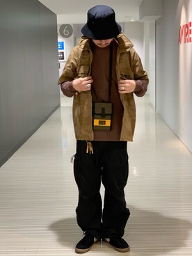 「AVIREX（アヴィレックス）のアイテム（キーケース/キーアクセサリー）」を使った、Kenichiさん（メンズ・177cm）の春コーディネート