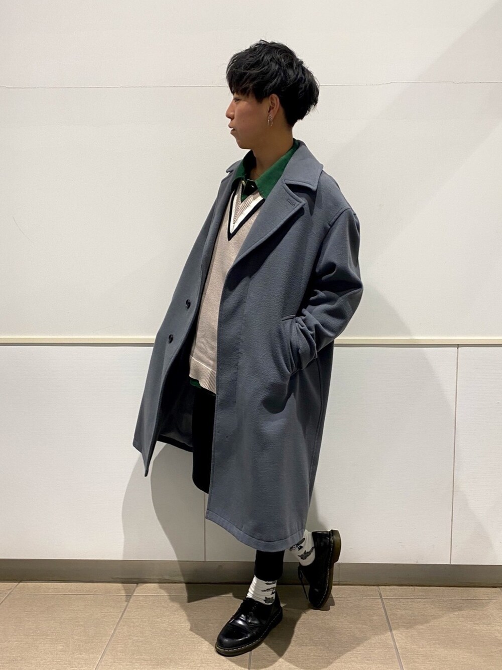 「おしゃれさんと繋がりたい、いいね、save、フォローお願いします🤑、冬コーデ、プチプラコーデ、GU、ベスト、グリーン、ドクターマーチン」｜「GUのアイテム（デニムジャケット、グリーン系）」を使った、YUTOさん（メンズ・177cm）の春コーディネートの1枚目の写真