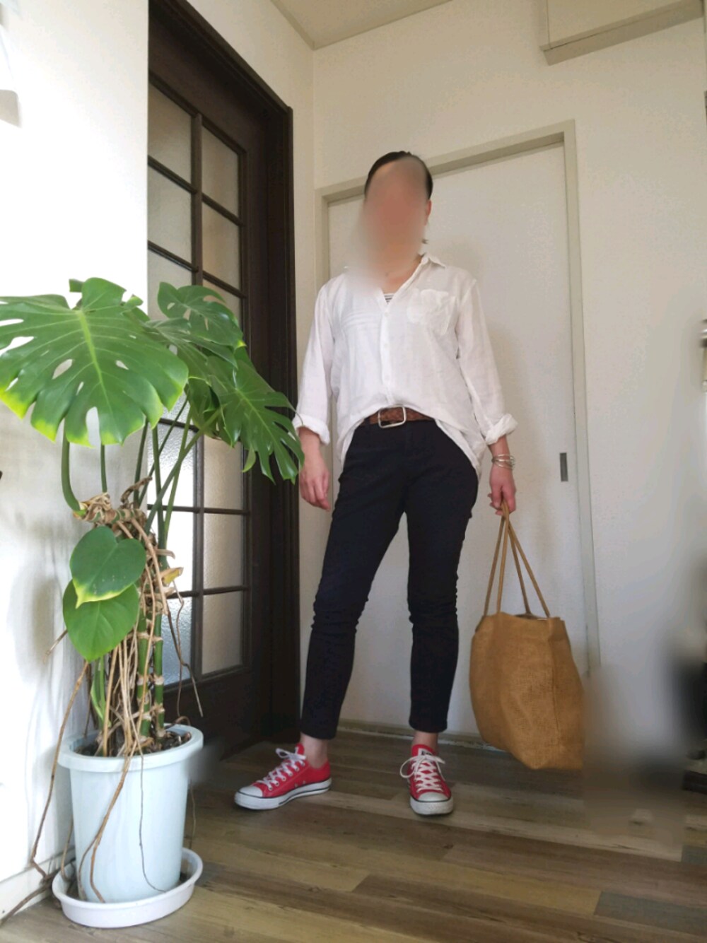 「オトナカジュアル、ぽっちゃりコーデ、大人女子、通勤コーデ、プチプラコーデ、お古コーデ、シャツスタイル、トリコロールカラー、40代、40代ファッション」｜「UNIQLO　¥1990のアイテム（シャツ/ブラウス、ホワイト系）」を使った、みーこさん（レディース・161cm）の夏コーディネートの1枚目の写真