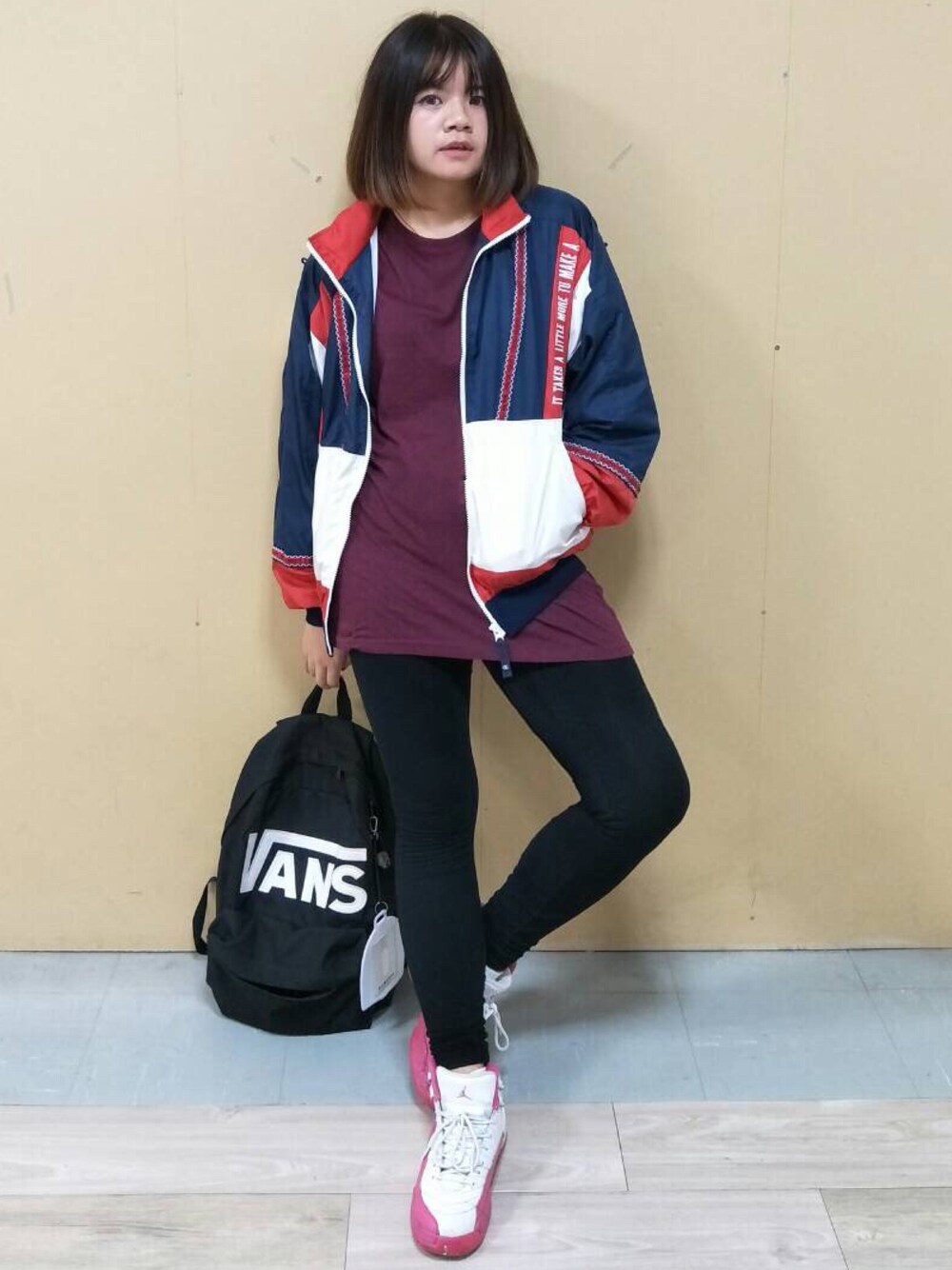 「ダンス、ダンスコーデ」｜「Championのアイテム（マウンテンパーカー、ブルー系）」を使った、かおるさん（レディース・163cm）の秋コーディネートの1枚目の写真