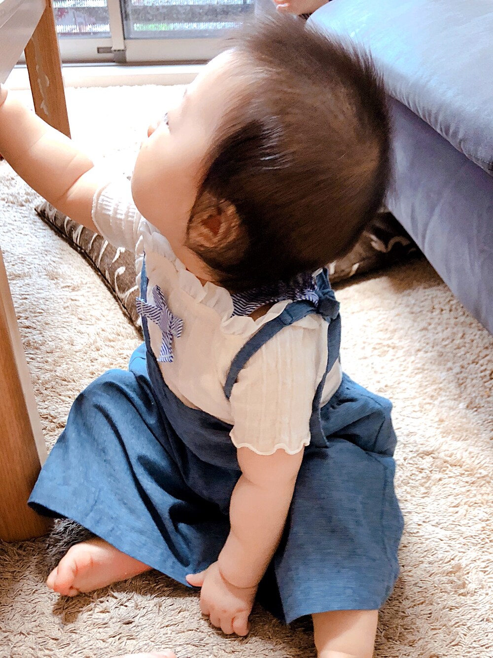 「petit main、apreslescours、オールインワン、ベビーコーデ、生後８ヶ月」｜「apres les coursのアイテム（Tシャツ/カットソー、ホワイト系）」を使った、あんずさん（レディース・70cm）の春コーディネートの1枚目の写真
